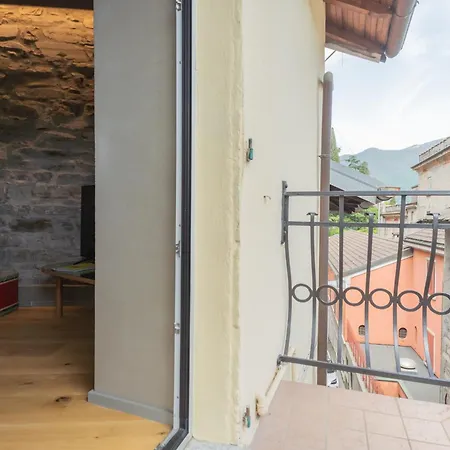 Apartment Urio's Castle By Rent Carate Urio